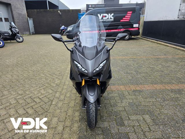 yamaha - tmax-tech-max-560