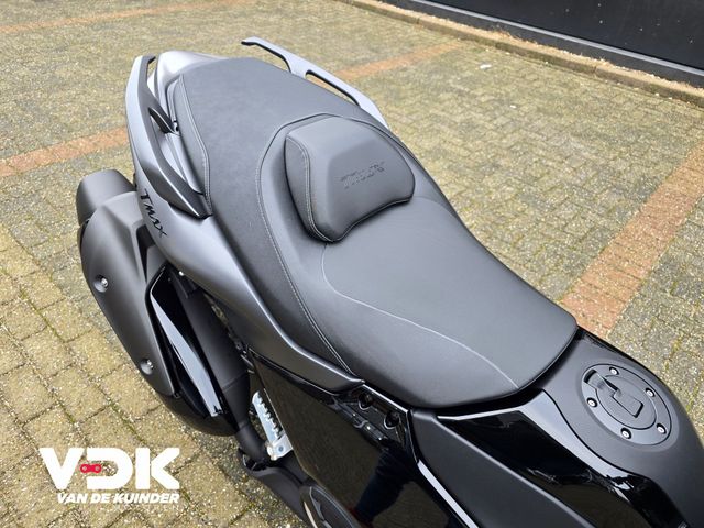 yamaha - tmax-tech-max-560