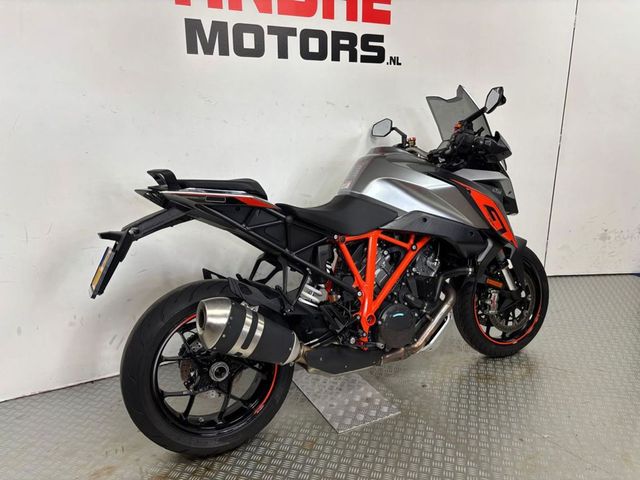 ktm - 1290-super-duke-gt
