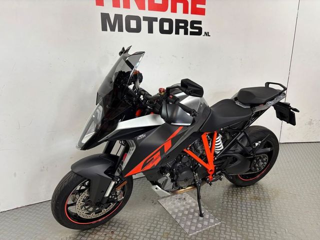 ktm - 1290-super-duke-gt