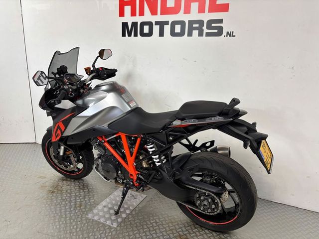 ktm - 1290-super-duke-gt