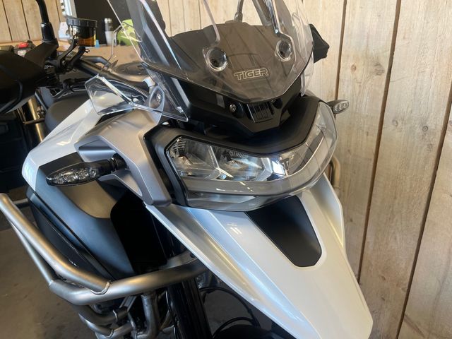 triumph - tiger-1200-gt
