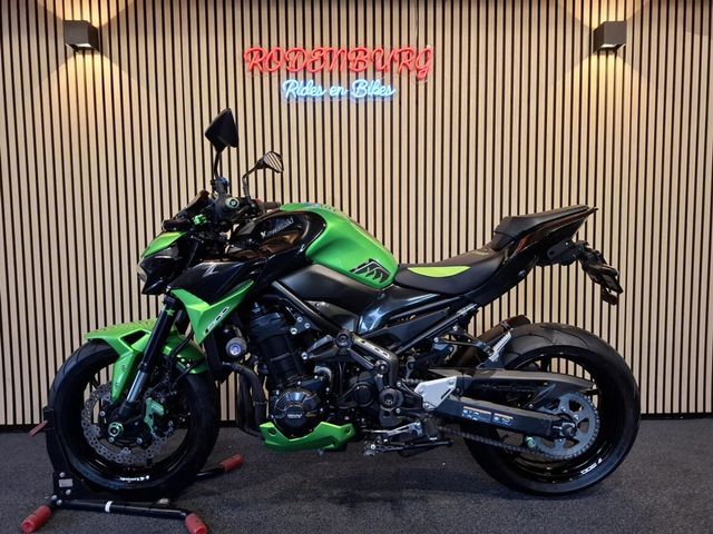 kawasaki - z900