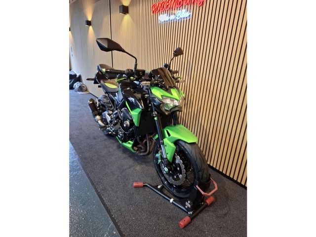 kawasaki - z900