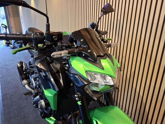 kawasaki - z900