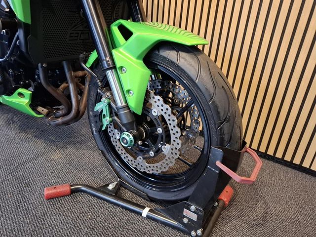 kawasaki - z900