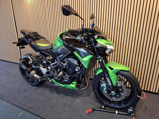 kawasaki - z900