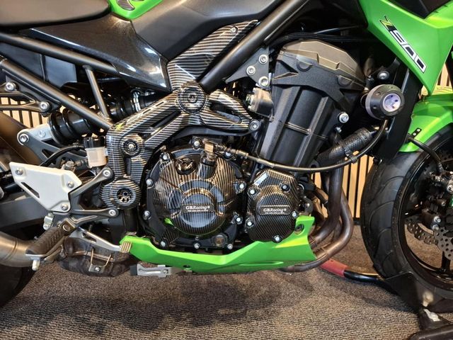 kawasaki - z900