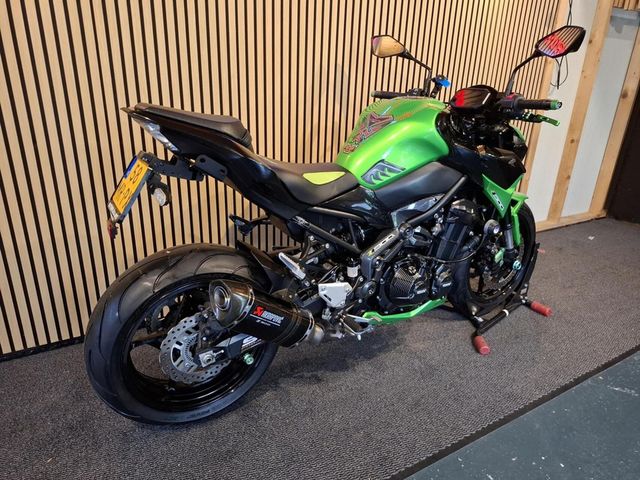 kawasaki - z900