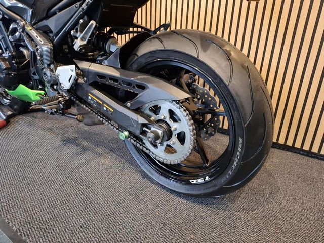 kawasaki - z900