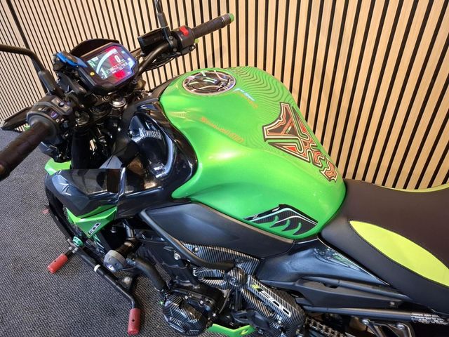 kawasaki - z900