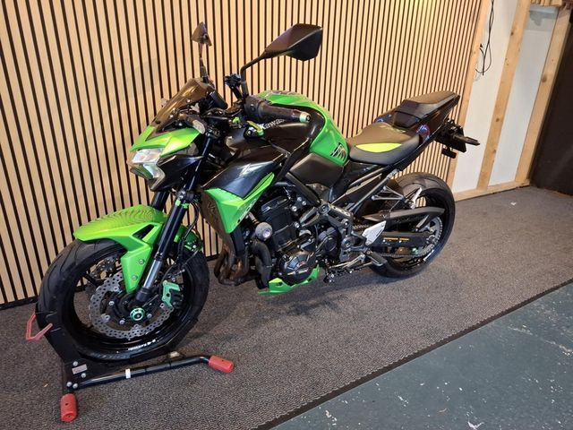 kawasaki - z900