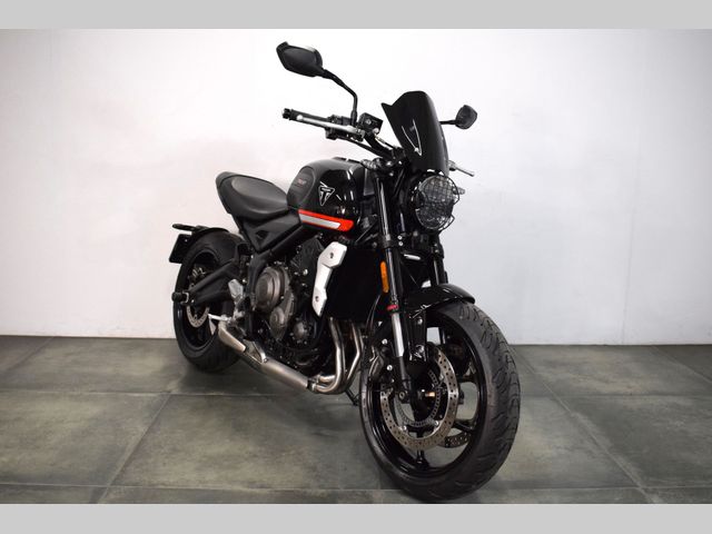 triumph - trident-660