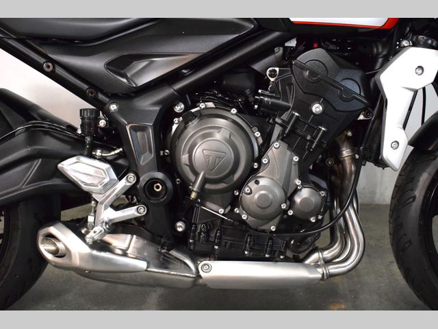 triumph - trident-660