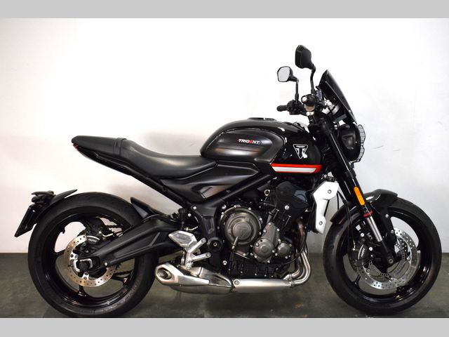 triumph - trident-660