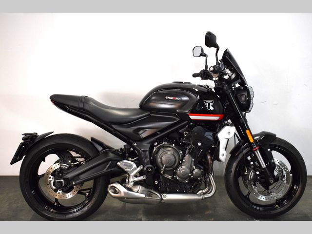 triumph - trident-660