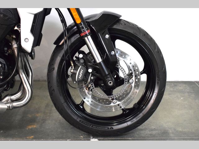 triumph - trident-660