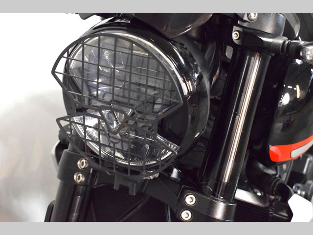 triumph - trident-660