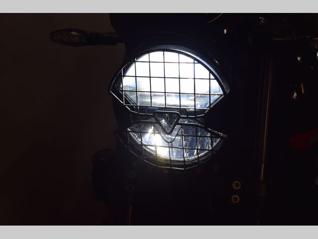 triumph - trident-660