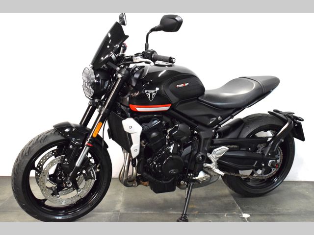 triumph - trident-660