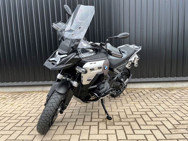 bmw - r-1300-gs-adventure-triple-black