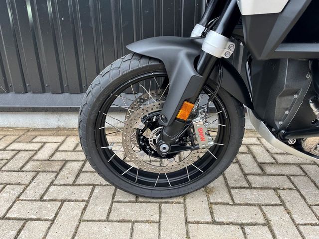 bmw - r-1300-gs-adventure-triple-black
