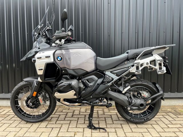bmw - r-1300-gs-adventure-triple-black