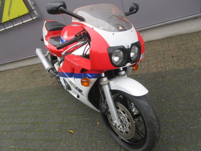 honda - cbr-400-rr