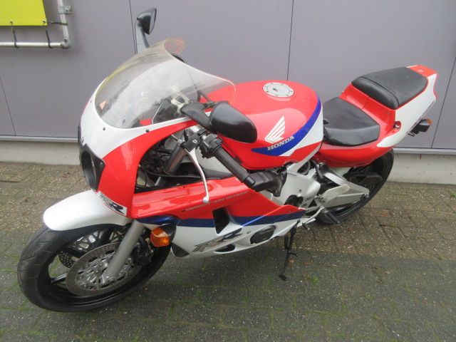 honda - cbr-400-rr