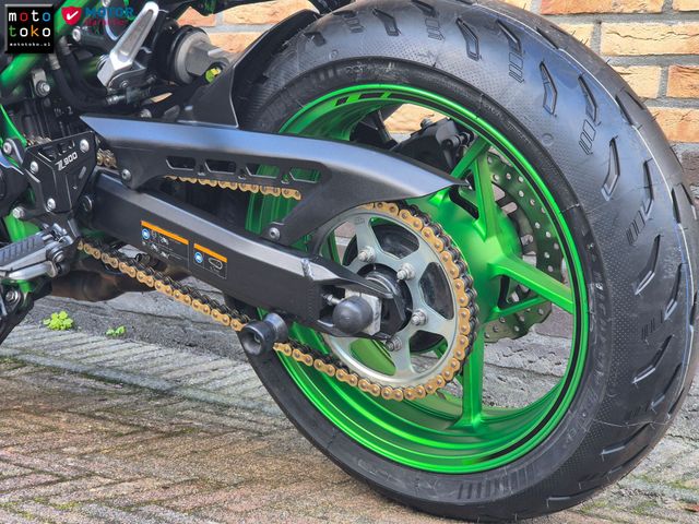 kawasaki - z900