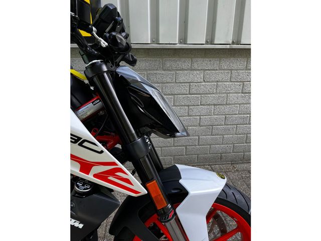 ktm - 390-duke-abs