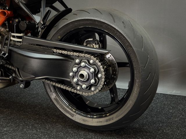 ktm - 1290-super-duke-r