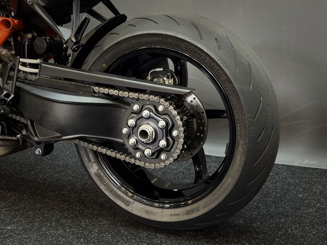 ktm - 1290-super-duke-r