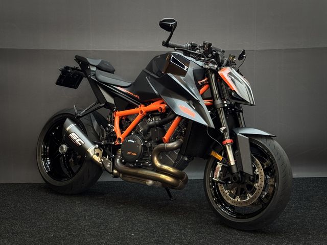 ktm - 1290-super-duke-r