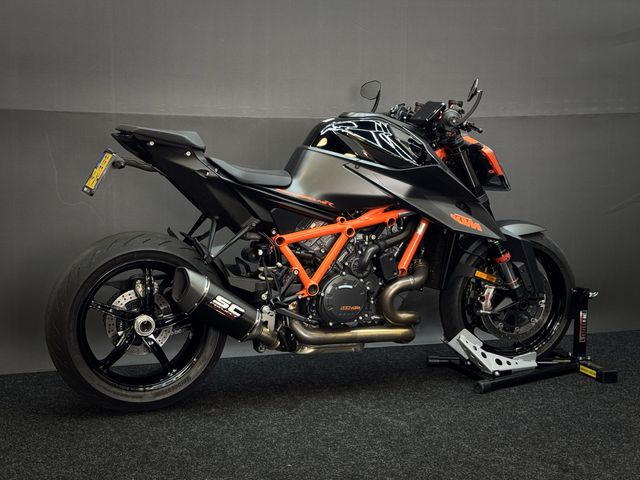 ktm - 1290-super-duke-r