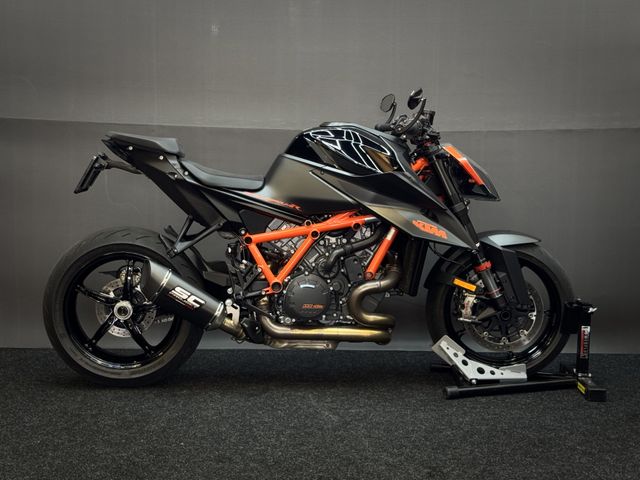 ktm - 1290-super-duke-r