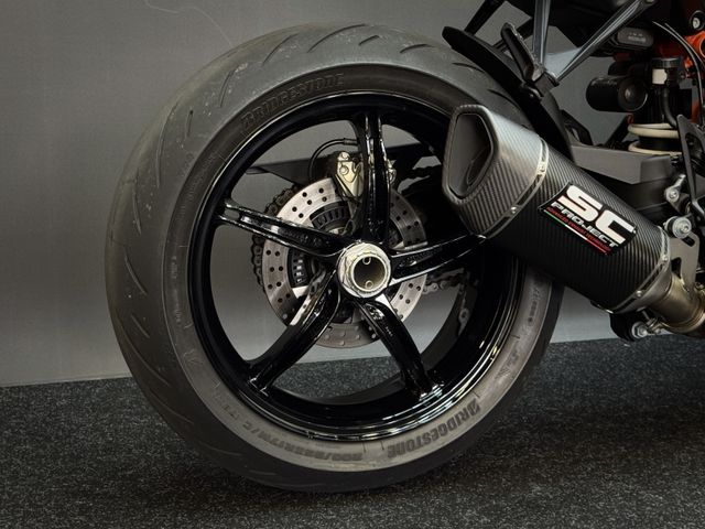 ktm - 1290-super-duke-r