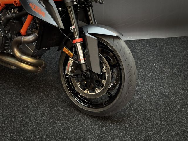 ktm - 1290-super-duke-r