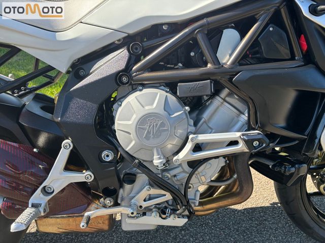 mv-agusta - brutale-800