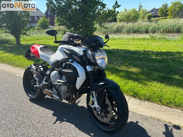 mv-agusta - brutale-800
