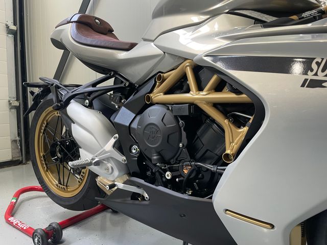 mv-agusta - superveloce-800-s