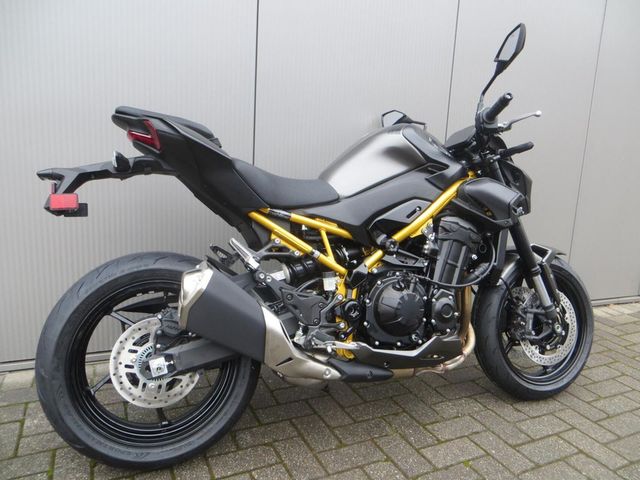 kawasaki - z900