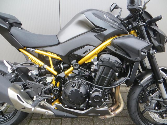 kawasaki - z900