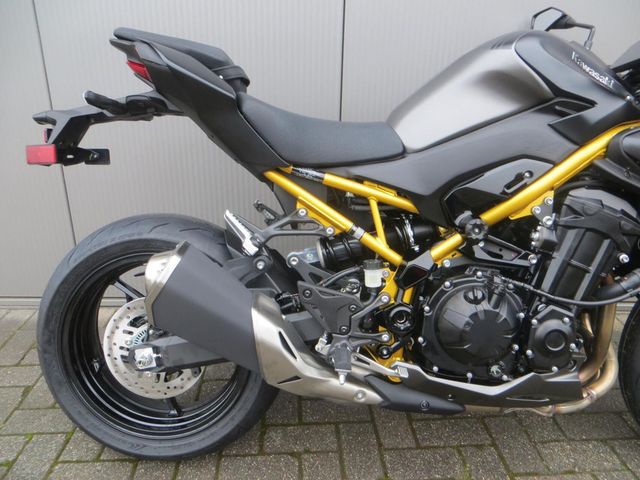 kawasaki - z900