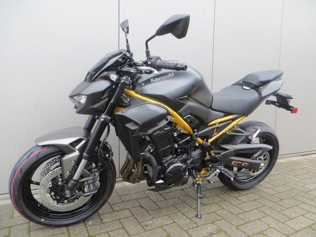 kawasaki - z900