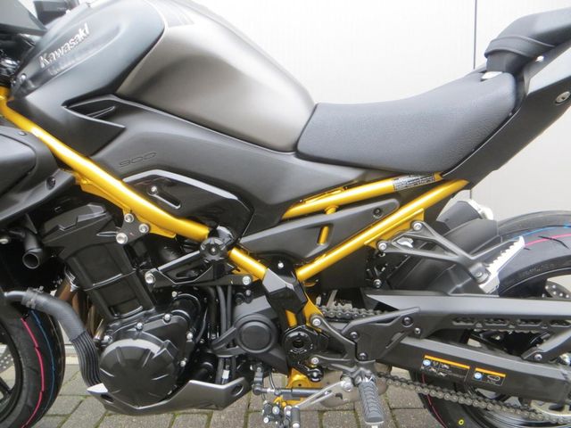kawasaki - z900