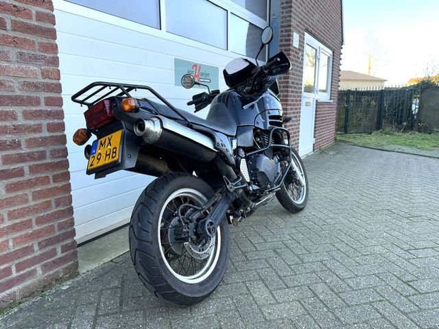 triumph - tiger-900