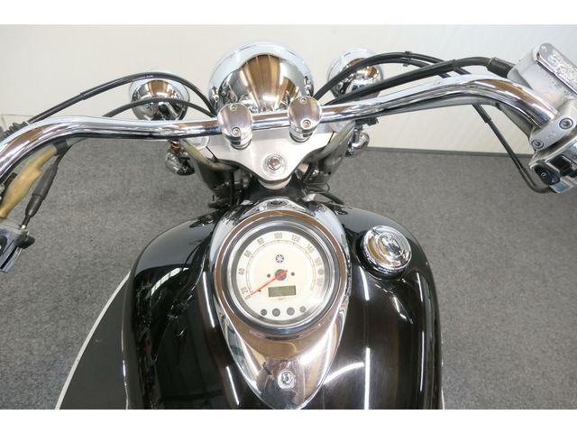 yamaha - xvs-1100-a-dragstar-classic