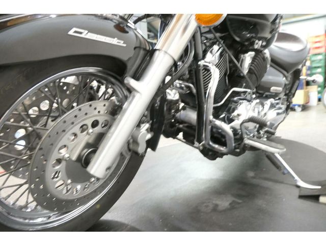 yamaha - xvs-1100-a-dragstar-classic