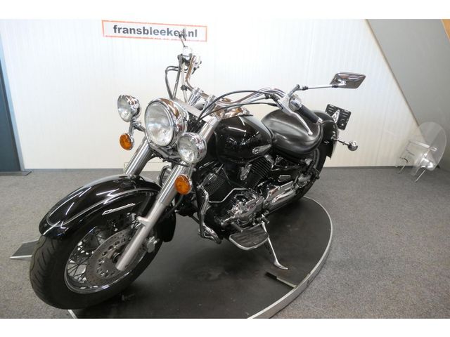 yamaha - xvs-1100-a-dragstar-classic